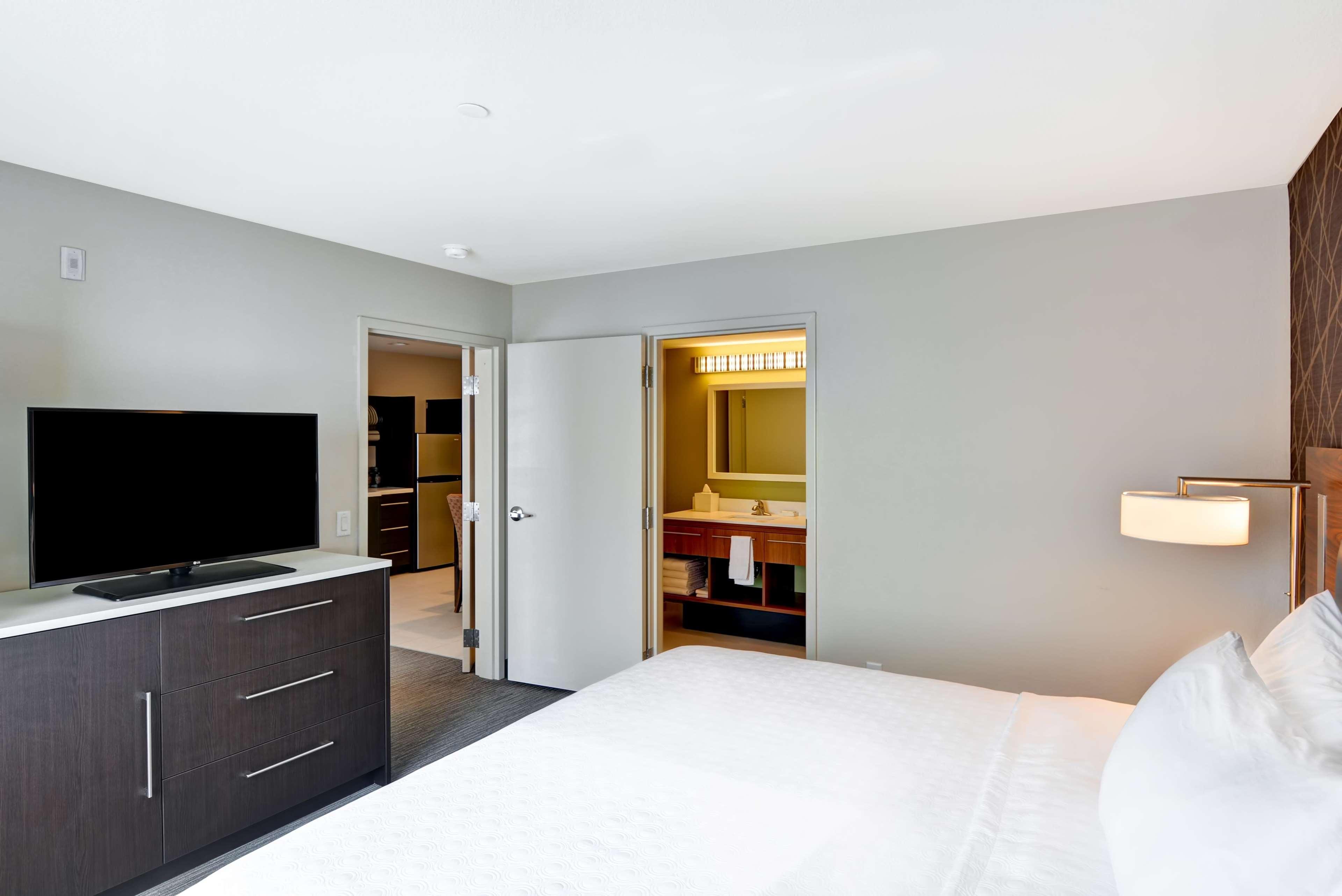 โฮม2สวีท บาย ฮิลตัน กรีนเบย์ Hotel ภายนอก รูปภาพ